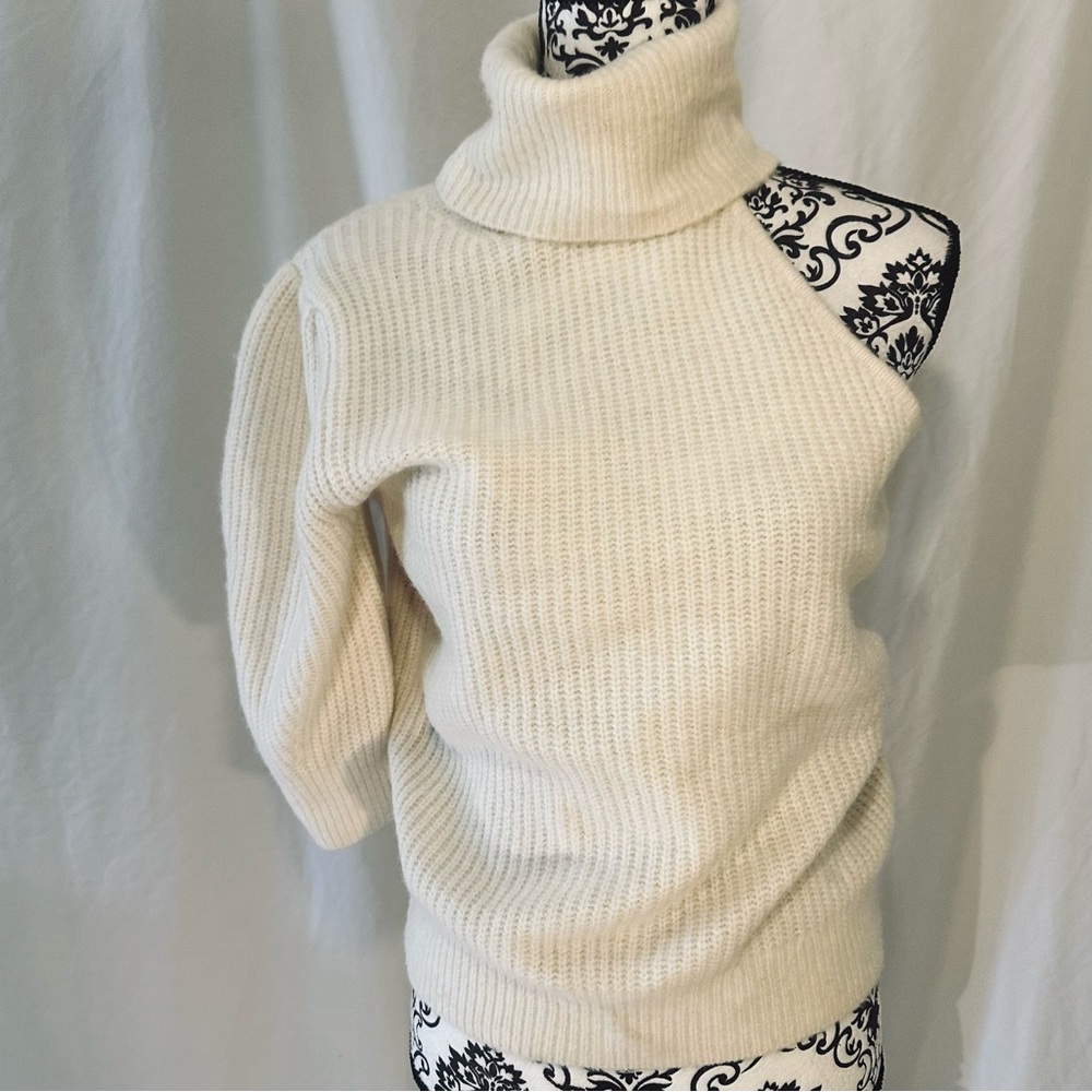 NWOT GAP Women's One-Shoulder Turtleneck Sweater in Birch Beige Size M Tall